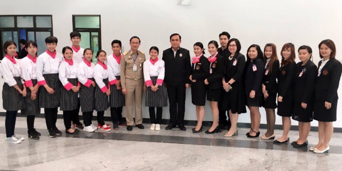 ว.การท่องเที่ยวฯร่วมต้อนรับนายกรัฐมนตรีและคณะ