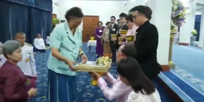ทูลเกล้าฯ ถวายดุษฎีนิพนธ์”แนวทางการพัฒนาจริยธรรมมัคคุเทศก์ฯ